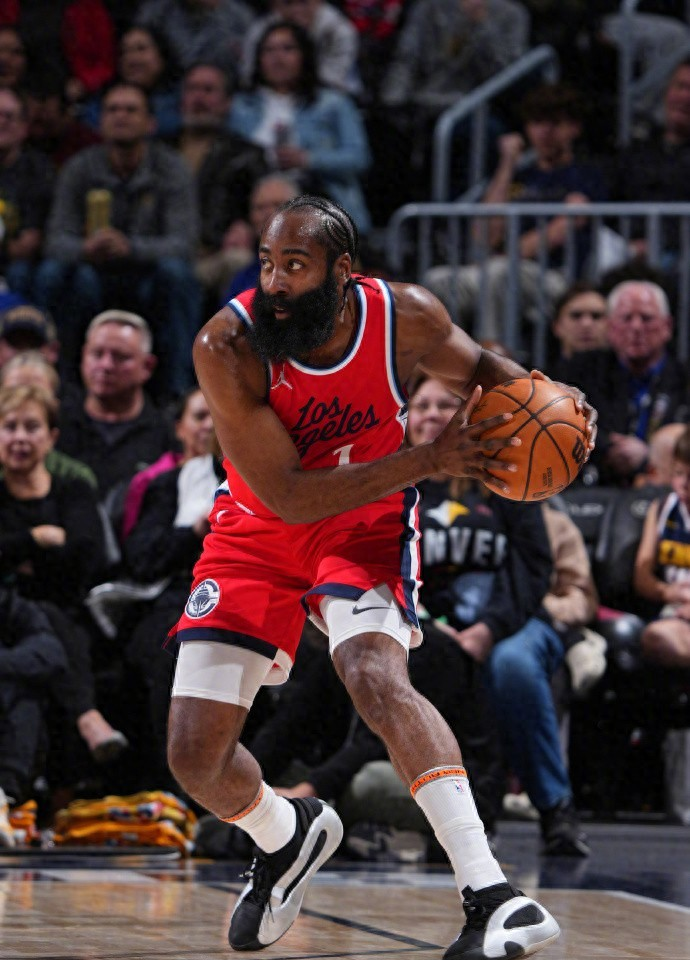 Kaiyun App官方下载关于赛地聚焦：NBA常规赛今晚热度飙升，洛杉矶快船迎来里程碑，管理层满意，高层口径保持一致的信息